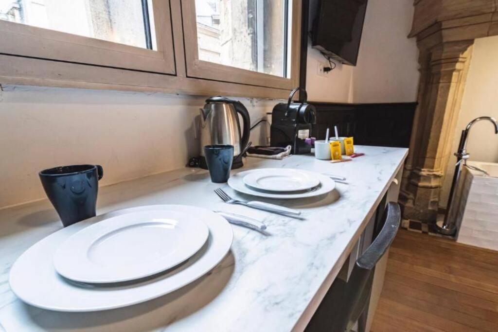 Fire, Appartement Vue Cathedrale Reims Ngoại thất bức ảnh